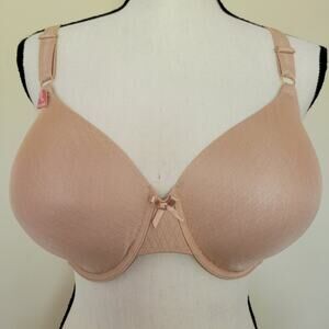 NWT Vanity Fair Radiant 42C Underwire Smoothing Padded Bra Back Closure